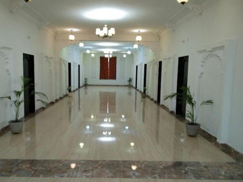 Tej Mahal Palace Bandikui Exterior foto